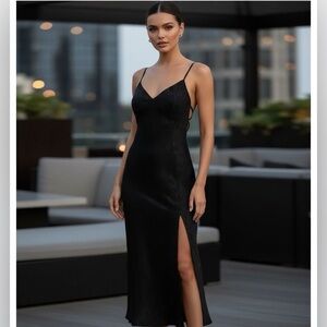 VICTORIA'S SECRET NWT ICON SATIN MIDI SLIP, WOMEN'S LINGERIE/DRESS SIZE MEDIUM